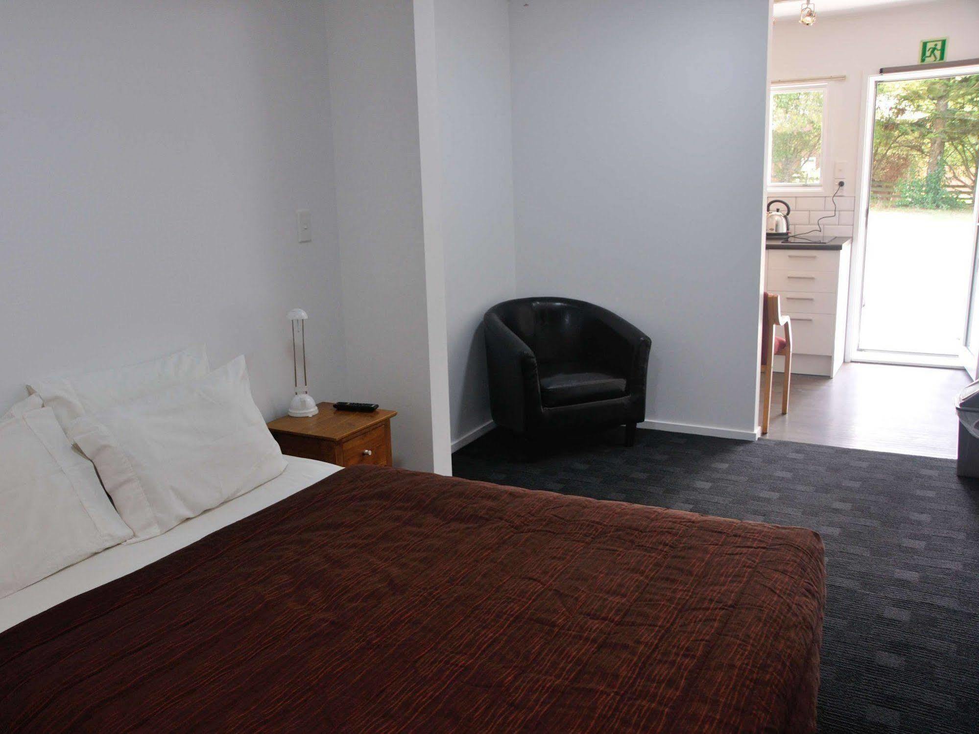 Newlands Court Motel Веллингтон Экстерьер фото